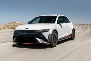Hyundai представил "заряженный" электромобиль Ioniq 5 N мощностью 641 л.с.