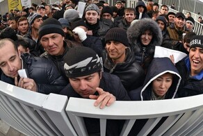 Киргизия призвала Россию предоставить мигрантам бесплатное медицинское страхование