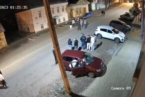 В Новгородской области посетитель ресторана наехал на оппонента, который его избил в заведении