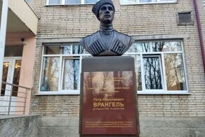«Зачем ему ставить памятники?»: депутат призвала снести монумент в честь главного противника советской власти