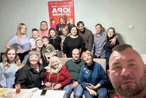 Настоящее чудо: дворник Юра, который стал знаменитым благодаря другу детства, нашёл целую кучу родственников