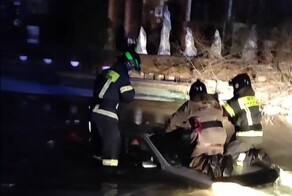 Спасение 100-килограммовой сибирячки из ушедшей под лёд машины попало на видео