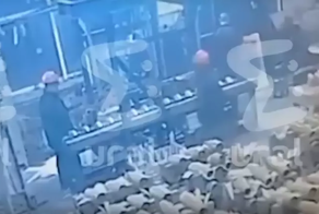 На челябинском заводе женщине зажевало руку в станке
