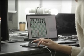 Анальная секс-игрушка помогла блогеру обыграть гроссмейстера в шахматы