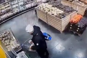 Мошенник накупил продуктов по цене картофелины