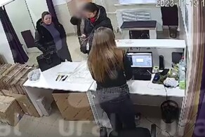 Женщина захватила пункт выдачи Wildberries, чтобы вернуть 75 000 рублей за купленные её дочерью товары