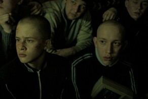 Российские школьники вдохновились сериалом про советские подростковые ОПГ и устроили драку за район