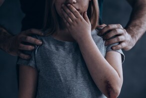 В Госдуме предложили обучать детей самообороне от собак и насильников