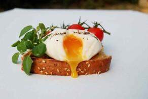 Как приготовить идеальные яйца пашот