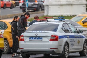 Нелегальным мигрантам запретят водить, покупать автомобили и сдавать экзамены на права