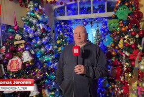 Немец побил рекорд по количеству новогодних ёлок дома