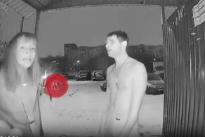 «Я не пойду домой! Отпусти меня! Спасите!»: жуткая семейная разборка произошла у подъезда в Нижнем Новгороде