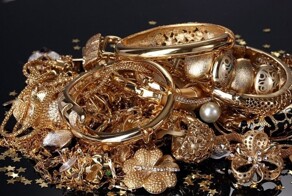 Омичка отдала онлайн-ведьме из подмосковья шесть килограмм золота за снятие порчи