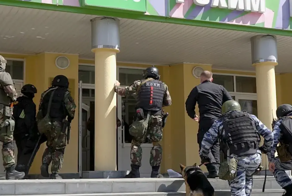 В Брянске ученица гимназии открыла стрельбу по одноклассникам, есть погибшие и пострадавшие