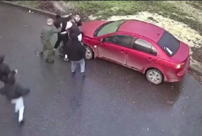 Националисты толпой набросились на антифашиста в Волгограде