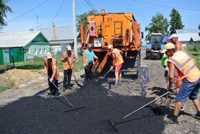 Чиновник в прямом эфире возмутился просьбе жителей починить дорогу