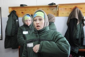 В женских колониях собираются сделать тюремные робы менее депрессивными