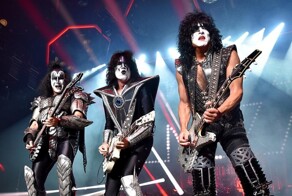 Начало новой эпохи: группа KISS ушла в виртуальное пространство