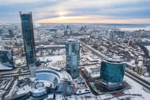 80 тысяч рублей за ночь на теплой стоянке: Екатеринбург накрыли сильные морозы