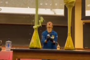 На уроках этой учительницы не бывает скучно