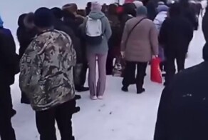 20 штук в одни руки: в Белгороде люди снова выстроились в очередь за дешёвыми яйцами