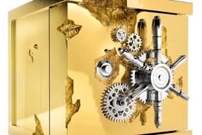 В Сочи мужчина продолбил перфоратором дыру в стене магазина, в котором когда-то работал и забрал 350 тысяч рублей