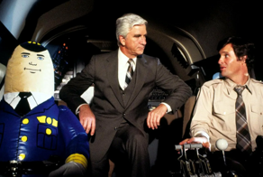 19 интересных фактов о культовом пародийном фильме "Аэроплан"