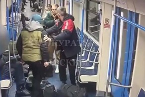 В московском метро мужчина ударил ножом знакомого во время ссоры