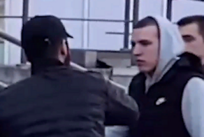 Задержали и вручили повестку: в Красноярске полиция заинтересовалась блогером-шутником, снимавшем пранки