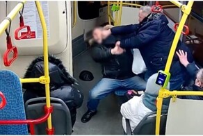 Словесная перепалка в автобусе переросла в избиение