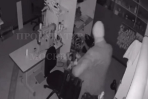 В Москве курьер украл женскую сумочку за 3 млн рублей и отправился в колонию особого режима