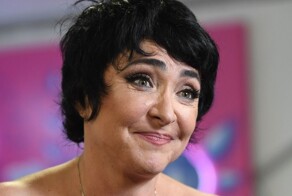 «Меня хотят запретить. Наверное, справедливо»: Лолита Милявская сообщила, что на неё обрушился поток ненависти после «голой вечеринки» Насти Ивлеевой