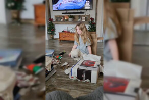 Девочке на Рождество подарили PlayStation 5. Её пёс подарок не оценил