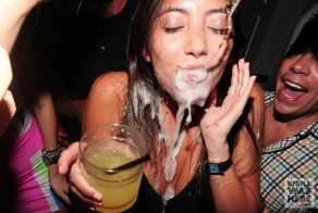 По губам текло, а в рот не попало (19 фото)