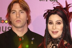 Шер намерена оформить опеку над 47-летним сыном