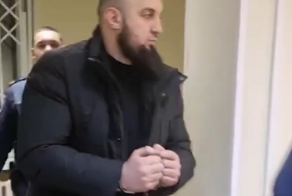 В Ленинградской области арестовали бойца ММА за нападение на мужчину с годовалым ребёнком на руках
