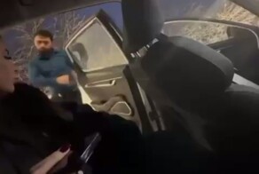 В Нижнем Новгороде мужчина  выкинул девушку из такси из-за низкой цены поездки