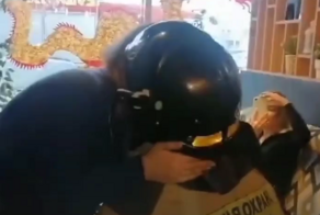 Пожарный из Нижнекамска сделал девушке предложение, от которого она не смогла отказаться