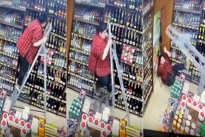 Доскакалась: продавщица, прыгая на стремянке, недооценила свой вес
