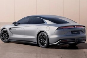 BYD представила электрический суперкар Yangwang U7 за миллион юаней