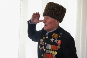 Власти Дагестана подарили ветерану 100 млн рублей