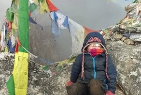 4-летняя девочка установила мировой рекорд, поднявшись на Эверест с отцом и 7-летним братом
