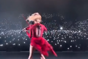 Синхронность толпы на концерте известной скрипачки