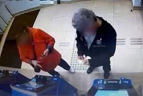 53-летний сочинец забрал 130 000 рублей, забытые предыдущим клиентом в банкомате