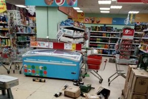 В Пермском крае неадекватная мадам дважды разнесла "Пятёрочку"