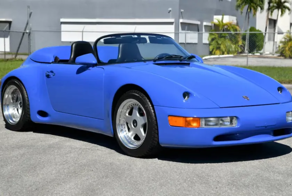 Один из 15 выпущенных Porsche 911 Strosek 1994 выставят на аукцион