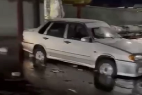 «Насколько быстро уберут - не могу сказать»: в Нижегородской области на сахарном заводе лопнула цистерна и по улицам потекли тонны патоки