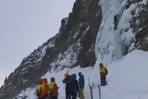 Кандидатов в спасатели чуть не убила снежная лавина