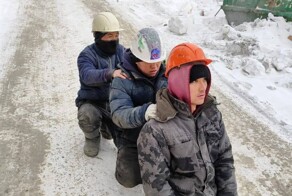 МИД Киргизии требует проверить силовиков, унизивших во время рейда граждан республики