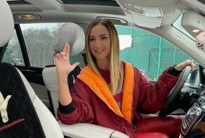 "Теперь не до жиру!": Ольге Бузовой подарили машину после жалоб её матери